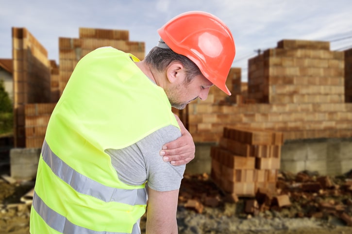 Constructor suffering from shoulder pain